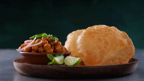 chloe bhature|chole bhature definition.